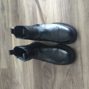Chelsea boots
